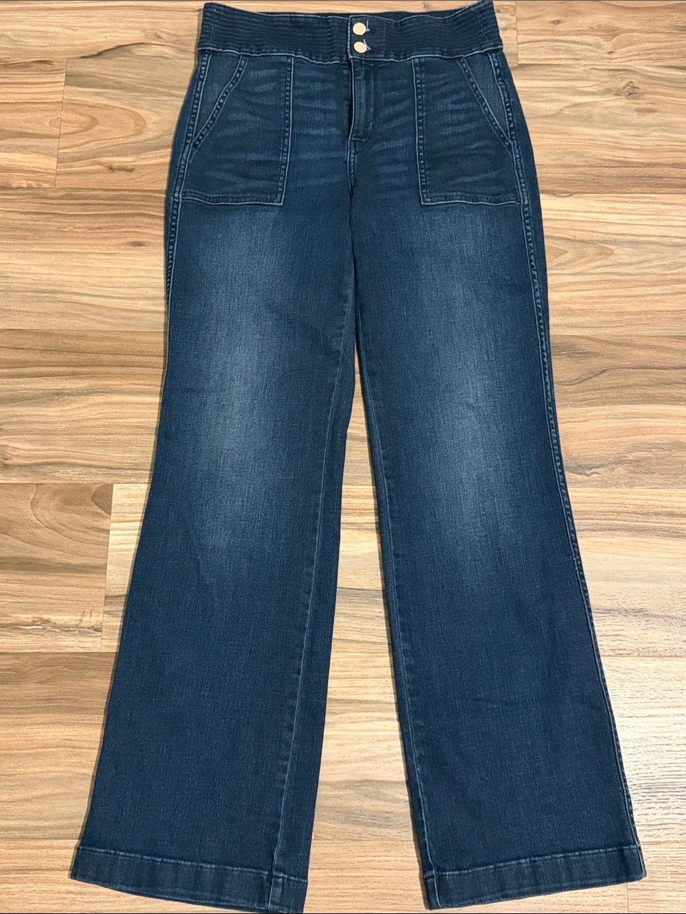 White House Black Market Extra High Rise Trouser Jean in Everyday Soft Women’s 6